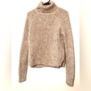 ♦️ Abercrombie and Fitch Baby Pink and White Thick Knit Sweater Size XS